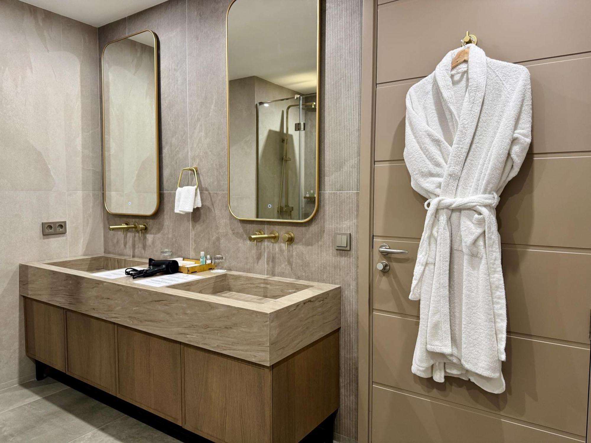 Donatello Boutique Hotel Almaty Exterior photo